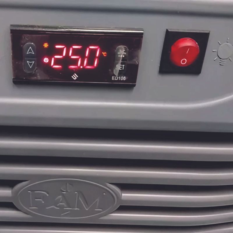 HELADERA-EXHIBIDORA-BAJA-TEMPERATURA--MYA